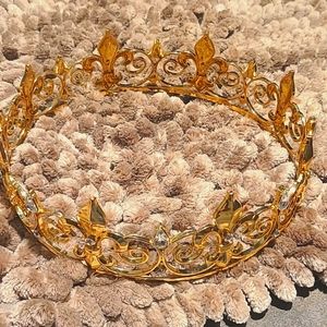 Gold king crown